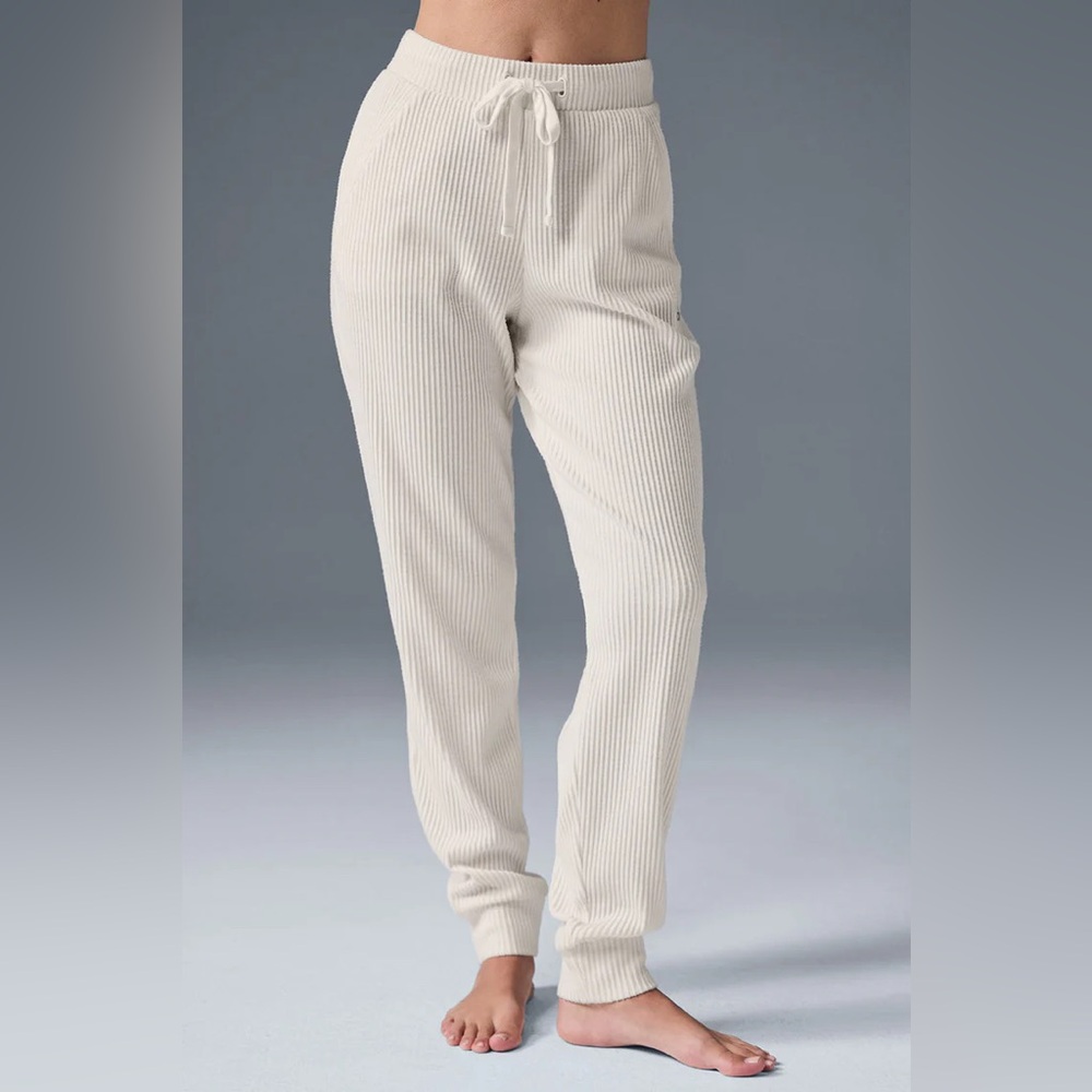 Alo Muse Sweatpants Ivory Large
